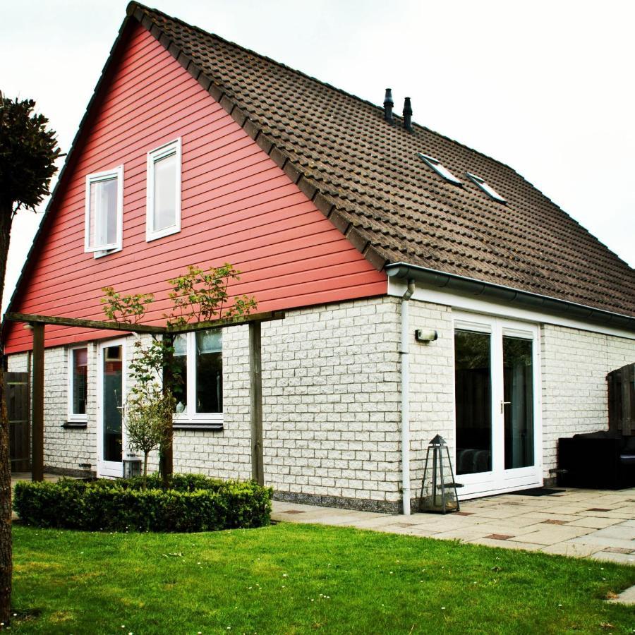 Vakantiehuis Op Villapark Oesterbaai Aan Zee , Met Speeltuin Grenzend Aan De Tuin Wemeldinge Exterior foto